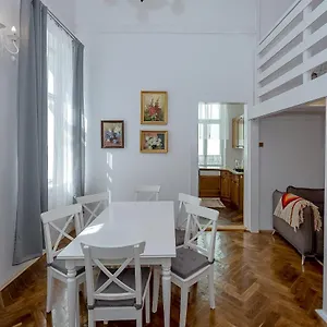 https://willa-konradwka-apartament-tolin.zakopanehotels.org