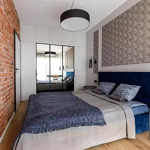 https://golden-apartmentsjp19-32.hotelswroclaw.com