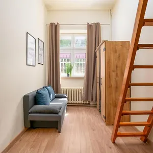 https://as-home-8-osobowy-apartament-w-rynku.hotelswroclaw.com