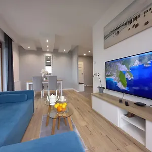 https://apartament-deluxe-brilla-azw-gdansk.sopothotels.com